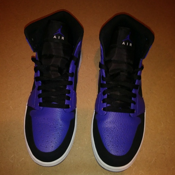 retro 1 purple and black